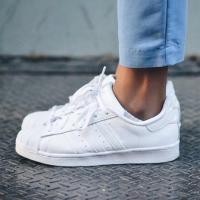 ราคา [NEW] ขายขาดทุน! ADIDAS SUPERSTAR Original (All White) สีขาวล้วน ของแท้ ราคาลดสุดๆ 2500บาทเท่านั้น! (Size 23 cm) (407287695)