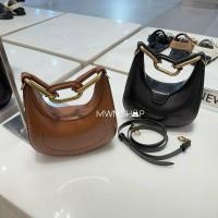 ราคา Charles&keith กระเป๋า มีโค้ดลด30% Mini Kora Chain-Link Moon Bag กระเป๋าสะพายข้าง ของแท้จากชอป (27930239023)