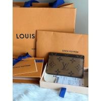 ราคา Used like new LV cardholder reverse monogram (19088940971)