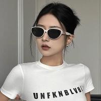 ราคา [ks0612.ไทย]แว่นกันแดดแว่นกันแดดป้องกันรังสีอัลตราไวโอเลตแว่นกันแดดบางถนนยิงแว่นกันแดดแว่นกันแดดแว่นกันแดดผู้หญิงใบหน้าเล็กครีมกันแดดระดับไฮเอนด์ป้องกันรังสีอัลตราไวโอเลตสแควร์หน้ากลมกรอบสีขาวแว่นกันแ