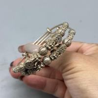 ราคา คอลเลกชันเบ็ดเตล็ดโบราณวัตถุเก่าทองแดงเงินเงินเงินคู่สร้อยข้อมือโบราณ 3.18.1 (24542822429)
