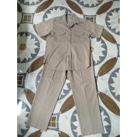 ราคา ชุดข้าราชการชายสีกากีมือสองป้ายระบุไซส์ L (43122768112)