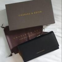 ราคา ส่งต่อ สภาพ 95% CHARLES & KEITH TASSEL DETAIL LONG WALLET (5002295885)