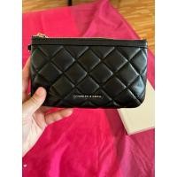 ราคา กระเป๋าคล้องมือ CHARLES & KEITH สภาพใหม่มาก (24844735716)