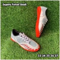 ราคา รองเท้าฟุตซอลเด็กผู้ชาย ขนาด 33-37 รองเท้าฟุตซอลจูเนียร์/อนุบาล ประถม และมัธยมต้น รองเท้าฟุตซอลเด็กรุ่นใหม่ล่าสุดรองเท้าเด็กวัย 7-14 ปี(อ่า) (50161216728)