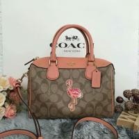 ราคา COACH MINI BENNETT SATCHEL IN SIGNATURE CANVAS WITH BLUE HAWAII PATCHES (6714619406)