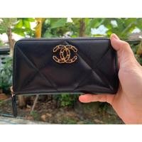 ราคา Used Chanel 19 medium 6” zippy wallet holo 30 สีดำ (15748363974)