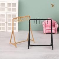 ราคา [PE] 1/12 Dollhouse Clothes Ra Garment Organizer Hanger Set Dollhouse Mini เฟอร์นิเจอร์ตกแต่งตุ๊กตาเครื่องใช้ในบ้าน TH (57260924480)