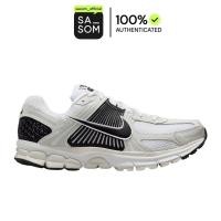 ราคา Nike Zoom Vomero 5 White Black | ของแท้ ตรวจสอบโดย SASOM (25447385749)