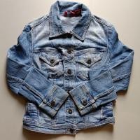 ราคา GUESS JACKER JEANS SZ.S เสื้อกัํกยีนส์ผู้หญิงมือสอง สภาพดี  (43201541659)