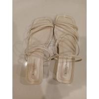 ราคา รองเท้าส้นสูงสีครีม มือสอง สูง2นิ้ว สายนิ่มไม่กัด (4592517790)