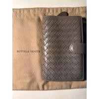 ราคา [Used] กระเป๋าสตางค์ Bottega Veneta Intrecciato Bi-Fold Wallet ของแท้ 100% สภาพสวยอุปกรณ์ครบ (54808256174)