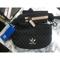 ราคา กระเป๋าคาดอก adidas pouch bag แท้ % ของใหม่ !!! (1882109935)