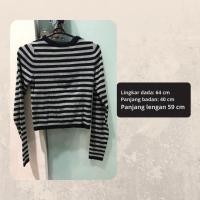 ราคา เสื้อสเวตเตอร์ Pull & Bear ไซส์ M ครอปแถบเทากรมท่า preloved (21230979717)