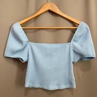 ราคา เสื้อครอป H&M แท้100% คอเหลี่ยม แขนตุ๊กตา สีฟ้า ผ้ายืด มือ2 ของแม่ค้าเองจ้า (27351667865)
