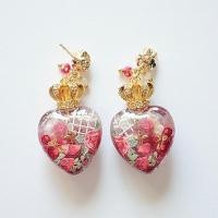 ราคา MIMEAR A573 ต่างหูหัวใจมงกุฎรอยัลคราวน์ Royal Crown Heart Earrings เรซิ่นทำมือ แฟนตาซี 14K (46410934375)