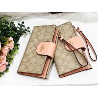 ราคา Tech Phone Wallet In Colorblock Signature Canvas (18865338938)