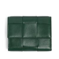 ราคา Bottega Veneta Leather Intreccio Trifold Wallet (56906221856)