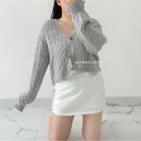ราคา Alter.cloth - การ์ดสายเคเบิล OYYA | เสื้อแขนยาวผู้หญิง เสื้อสเวตเตอร์ถักแฟชั่นเกาหลีเสื้อถักลายธรรมดาสีดําช็อคโก้สีกรมสีเทาหักสีขาวbwขนาดใหญ่ถักเรียบนําเข้าขั้นพื้นฐานสบายๆเสื้อผ้าสตรีเค้กสบายๆสไตล์เก