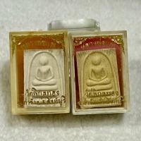 ราคา หลวงพ่อแพ วัดพิกุลทอง จ.สิงห์บุรี พระผง จากวัด ขนาด 1.7x2.5 หนา 0.6 cm. มีกล่อง จัดส่งเลยไม่มีเลือกองค์ (44410523586)