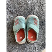 ราคา adidas รองเท้ามือสองเด็ก สภาพดี ขนาด 13 ซม. สีเขียว เด็ก 1-2 ขวบสามารถใส่ได้ (16601262018)