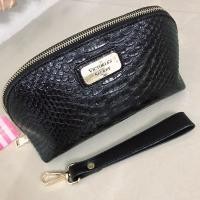 ราคา กระเป๋าหนัง ใส่เครื่องสำอางค์ Victoria’s Secret ใบใหญ่ (7357841112)