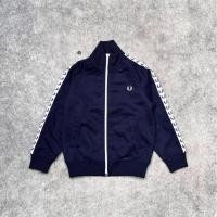 ราคา Fred perry tracktop สีกรมท่า (53752160044)