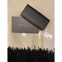 ราคา กระเป๋าสตางค์ใบยาว Charles & Keith Tassel (22043426370)