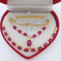 ราคา ชุดสร้อยคอสร้อยข้อมือแฟชั่นผู้หญิงพลอยสีทับทิมหลังเบี้ยคั่นดอกพิกุลเพชรczชุบทองไมครอน คอ16-17นิ้ว ม (49458156551)