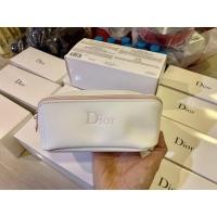 ราคา กระเป๋า เครื่องสำอาง Dior Cosmetic Bag (5360289637)