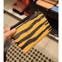 ราคา พร้อมส่ง แท้ % New Coach คล้องมือ 1 ซิป S CORNER ZIP WRISTLET WITH TIGER PRINT (COACH C7440) GOLD/HONEY/BLACK MULTI (16005758195)