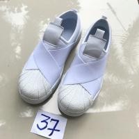 ราคา รองเท้าผ้าใบสีขาว37 ใส่1ครั้งใส่สบาย 23cm (6452607868)