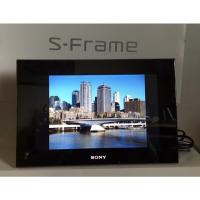 ราคา Sony DPF-V900 9-Inch Digital Photo Frame กรอบรูป ดิจิตอลสุดหรู สีดำ พร้อม ตัวเคริ่องมีรีโมทควบคุม ใช้งานง่าย อุปกรณ์ครบ (14471089737)