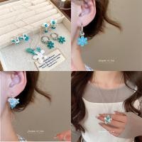 ราคา DREW 925 เข็มเงิน ต่างหูพู่ตาแมว และสร้อยคอมุกดอกไม้ ออกแบบอย่างเรียบง่ายและโดดเด่น เหมาะสำหรับทุกโอกาส (26638919331)