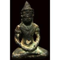 ราคา พระร่วงนั่ง ศิลปะลพบุรี หมวกชีโบหรือเทริด เนื้อสำริด ขนาดองค์พระสูง ๓.๗ ซม. (54756006961)