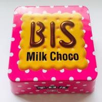ราคา มือสอง • กล่องเหล็ก Tirol BIS Milk Choco ขนาด 7x7x3 cm. (53405903031)