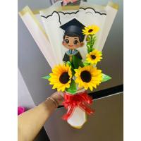 ราคา ช่อดอกไม้รับปริญญา เลือกดอกไม้ได้ +ตุ๊กตาหมวกหญิง/ชาย+โบว์วินเทจ พร้อมส่งจากไทย Congratulations ปัจฉิม บันฑิต ช่อดอกไม้ (28181378156)