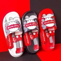 ราคา 2266A+2 รองเท้าแตะsupreme สุดฮิตรองเท้าแตะสวมสไตล์ซูพรีม แบนด์แฟชั่น เบาใส่สบาย ใส่ได้ทั้งผู้ชายผู้หญิงเลยนะ (23201193917)