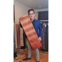 ราคา 316. ผ้าฝ้าย ผ้าไทย ผ้าซิ่น ผ้าทอทั้งผืน ลายมัดหมี่ สีแดง (45657643317)