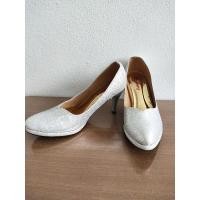 ราคา รองเท้าส้นสูงสีเงินกากเพชร (22103170409)