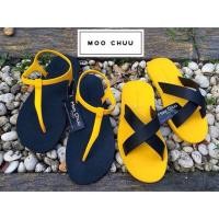 ราคา [ใส่โค้ด MOOCH821 ลด 50฿] Moochuu : MC 04 sandal (พื้นดำสายเหลือง) / MC 02 cross (พื้นเหลืองสายดำ) (6566095)