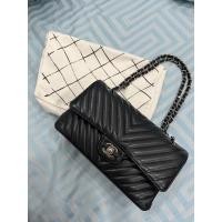 ราคา Used Chanel Chevron 10” SHW (22666170655)