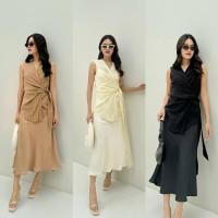 ราคา เดรสยาวผ้าซาตินเนื้อดี ทรงสวยมาก มาพร้อมกับเสื้อแขนกุดคอวี ทรงป้ายข้างแบบผูก จะแยกใส่ก็คุ้ม แบบเรียบหรูค่า (26602390404)