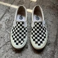 ราคา 9X รองเท้า Vans Vault OG Slip on size 7.5 US / 25.5 CM ( used - fair ) (43714558171)