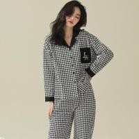 ราคา ชุดนอนผ้าซาติน ชุดนอนผ้าซาตินแขนขายาว (M-XL) ชุดนอนลายแบรนด์(ชำระเงินปลายทาง) (19251268357)