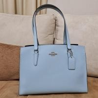 ราคา แท้100% COACH TATUM CARRYALL กระเป๋า สะพายไหล่ สะพายข้าง crossbody สีฟ้า ใหม่ (tote / shopping bag) (14307847302)