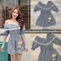 ราคา งานป้าย Pairy Tale จั้มสั้นลายสก๊อตสีขาวดำ ดีเทลปาดไหล่ ปักดอกไม้สีเหลือง แต่งเอวจั้มสวย (17598610531)