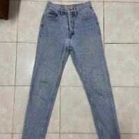 ราคา กางเกงยีนทรงบอย ผ้ายีนแท้ GUESS (4925225812)