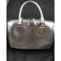 ราคา กระเป๋าถือใหญา แบรนด์เนม มือ 2 ของแท้ charles & keith สภาพสวย (11396402436)