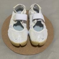 ราคา ไนกี้NIKE:รองเท้ากีบอูฐไนกี้/สีขาว/ไซส์36.5/23/*มีสีเฟดเหลืองนิดหนึ่ง* (53410967420)